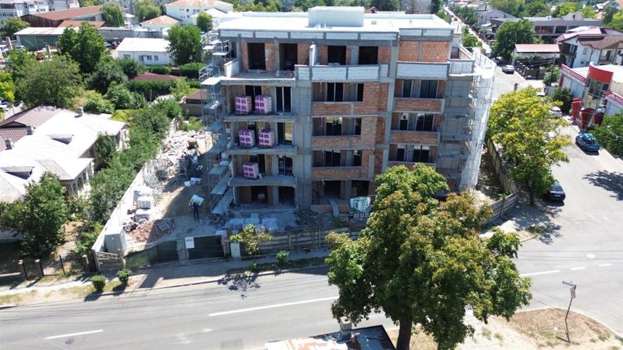 Apartament cu 2 camere decomandat în Central — fotografia 1