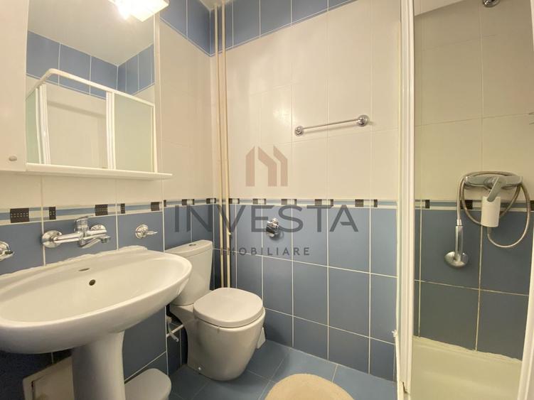 Apartament cu 4 camere semidecomandat, mobilat în Zorilor
