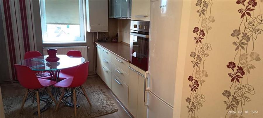 Apartament cu 2 camere decomandat, mobilat în Central
