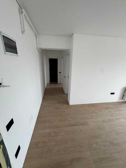 Apartament cu 2 camere semidecomandat, mobilat în Titan