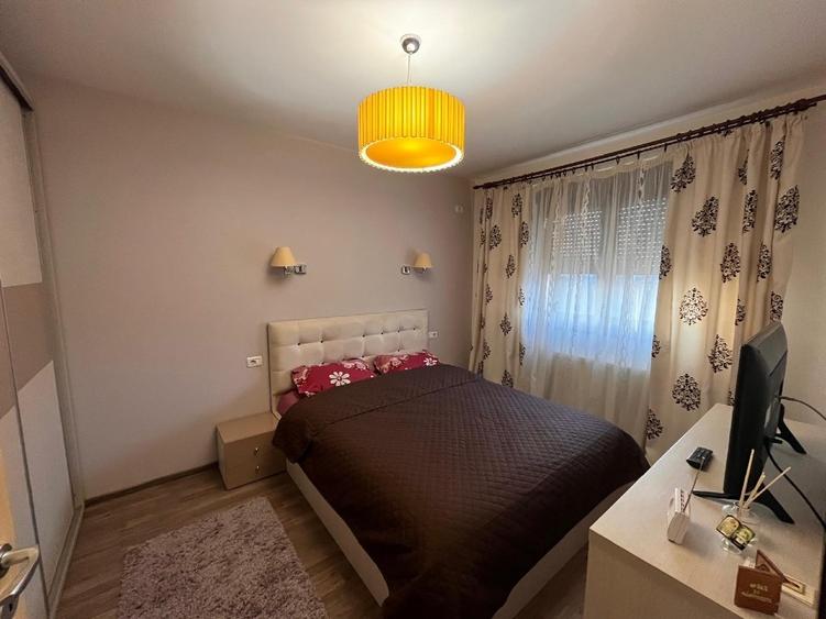 Apartament cu 2 camere semidecomandat, mobilat în Aradului