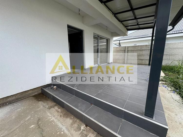Duplex cu 4 camere decomandat cu Canalizare în Central