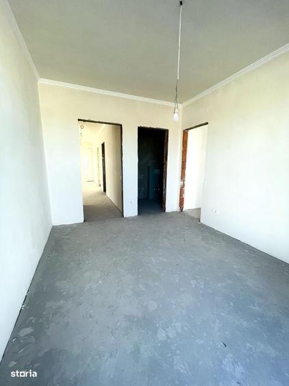 Casă cu 4 camere în Sântandrei