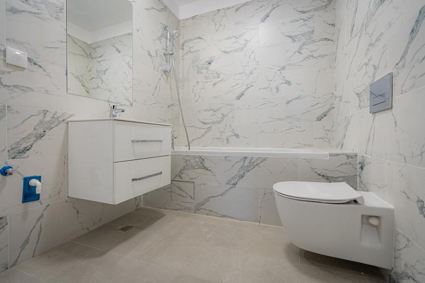 Apartament cu 3 camere semidecomandat în Nord