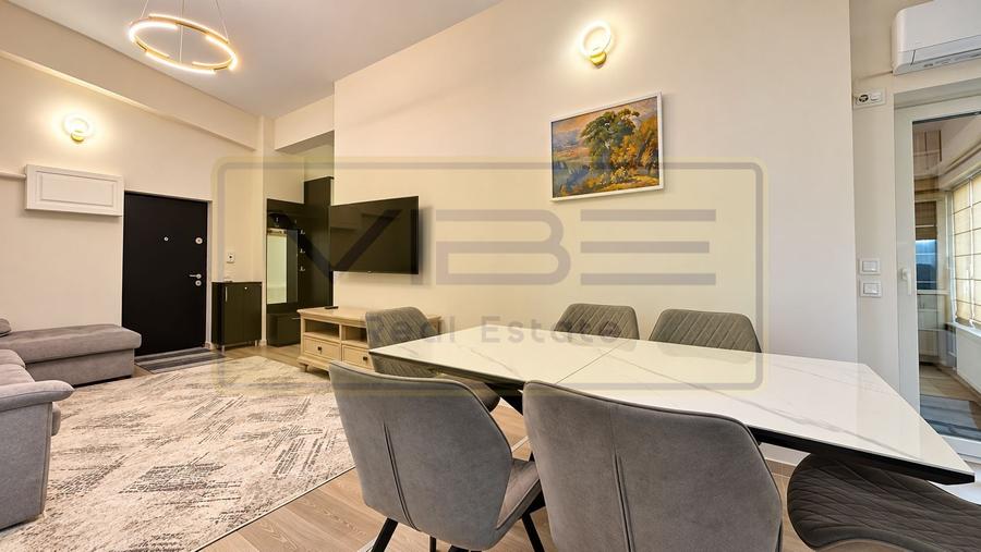 Apartament cu 3 camere semidecomandat, mobilat în Păcurari