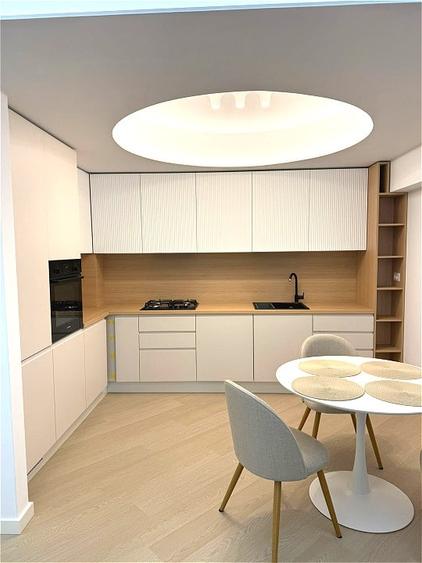 Apartament cu 3 camere semidecomandat, mobilat în Pipera