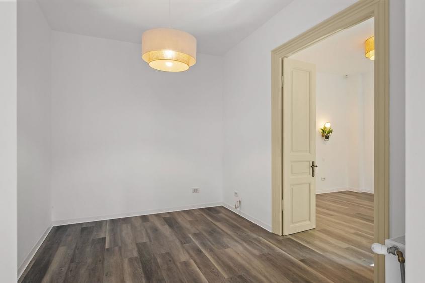 Casă individuală cu 4 camere cu Canalizare în Calea Călărașilor