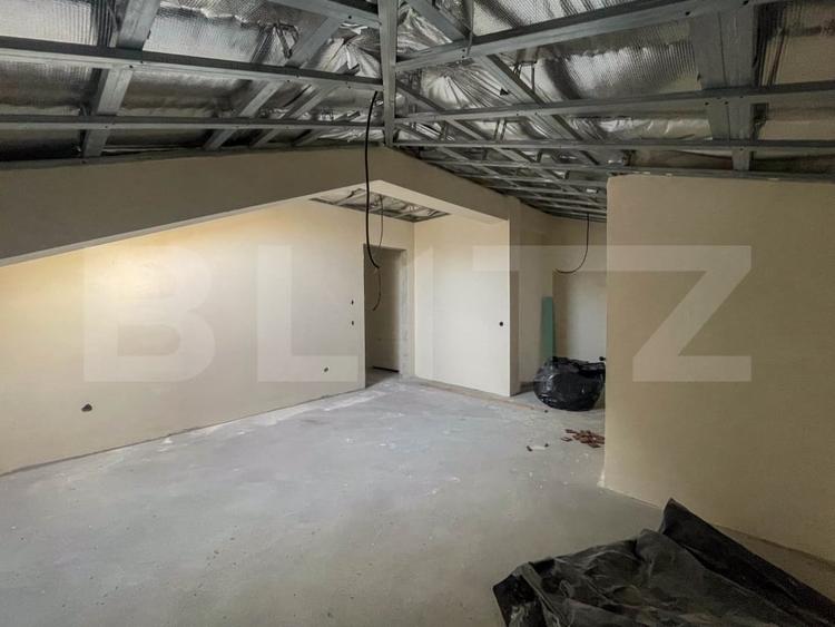 Apartament cu 4 camere semidecomandat în Mărăști