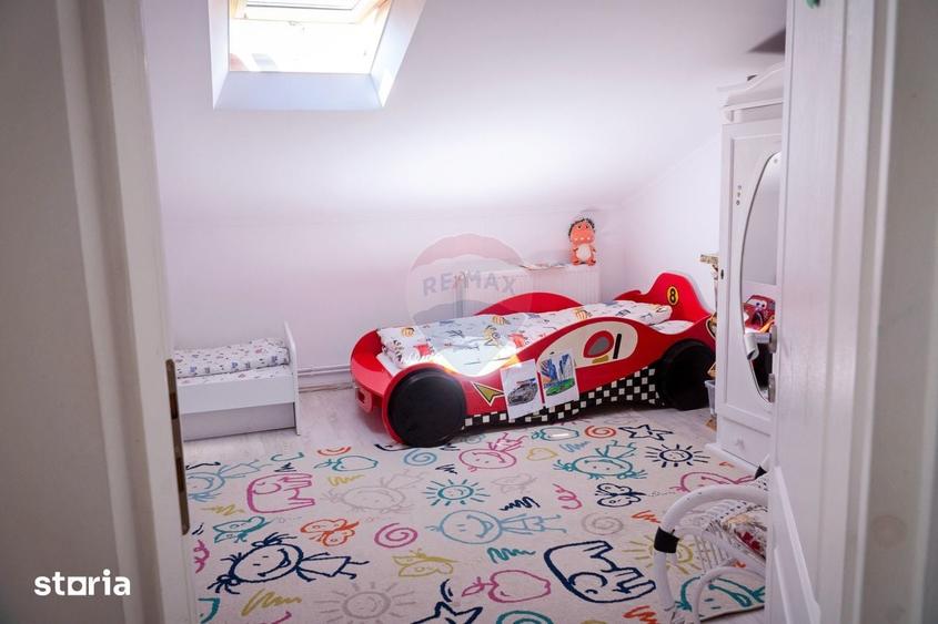 Casă cu 6 camere cu Teren 581 Mp în Voitinel