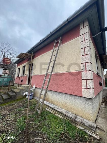 Casă cu 3 camere cu Teren 1900 Mp în Borș