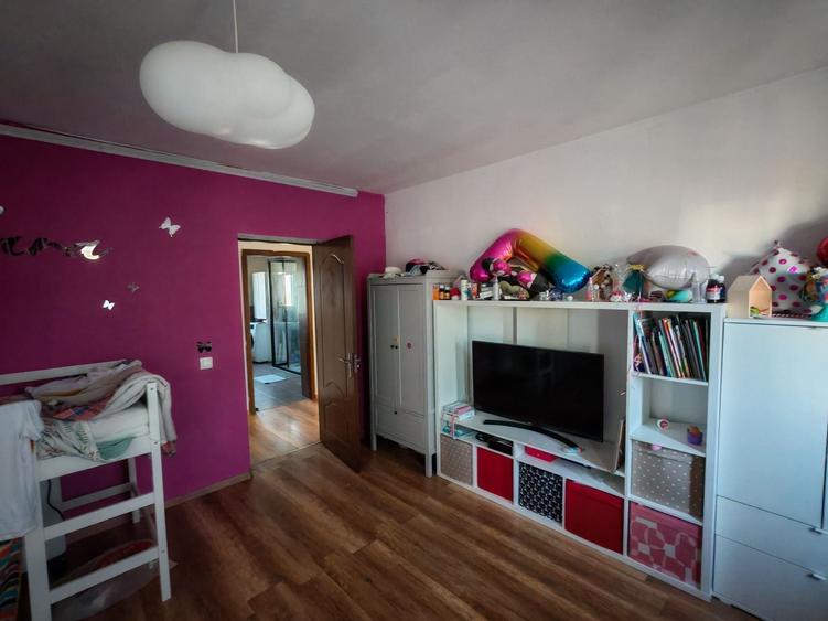 Casă cu 4 camere în Ciorogârla