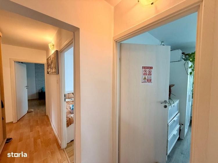 Apartament cu 4 camere decomandat în Drumul Taberei