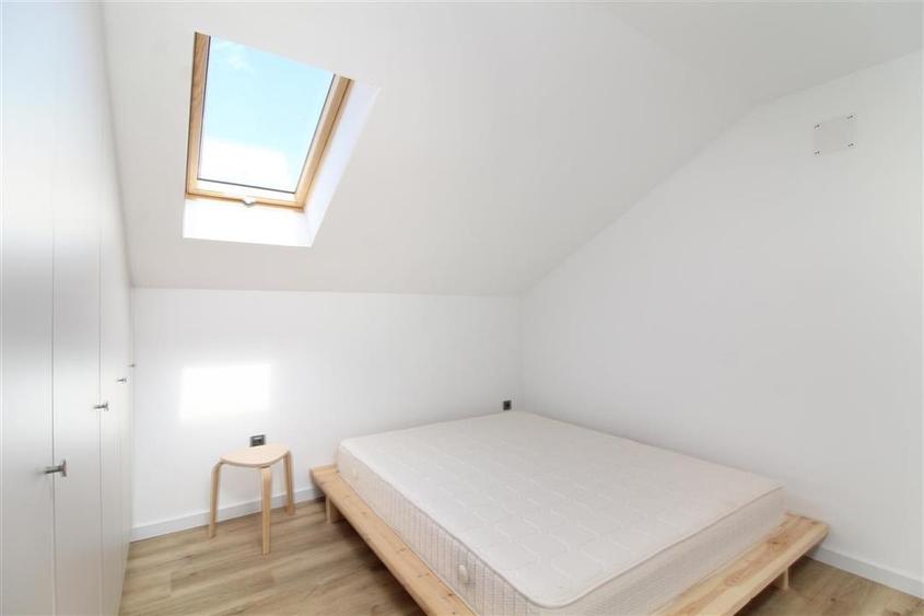 Apartament cu 3 camere semidecomandat, mobilat în Mărăști