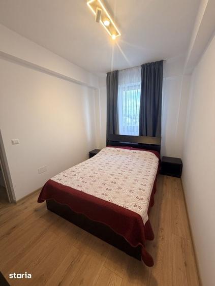 Apartament cu 3 camere semidecomandat în Pielești