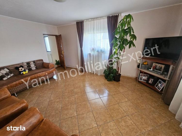 Casă cu 6 camere cu Teren 366 Mp în Curtea de Argeș