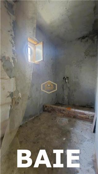Casă individuală cu 2 camere cu Teren 2211 Mp în Sud-Est