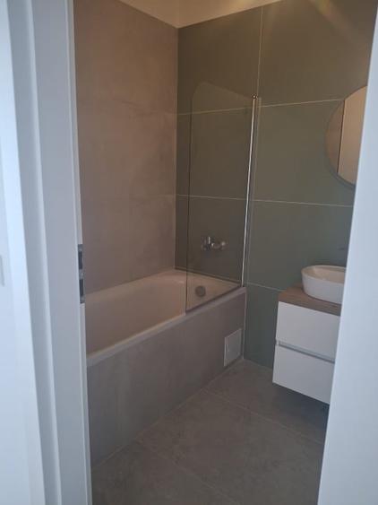 Apartament cu 2 camere decomandat în Torontalului