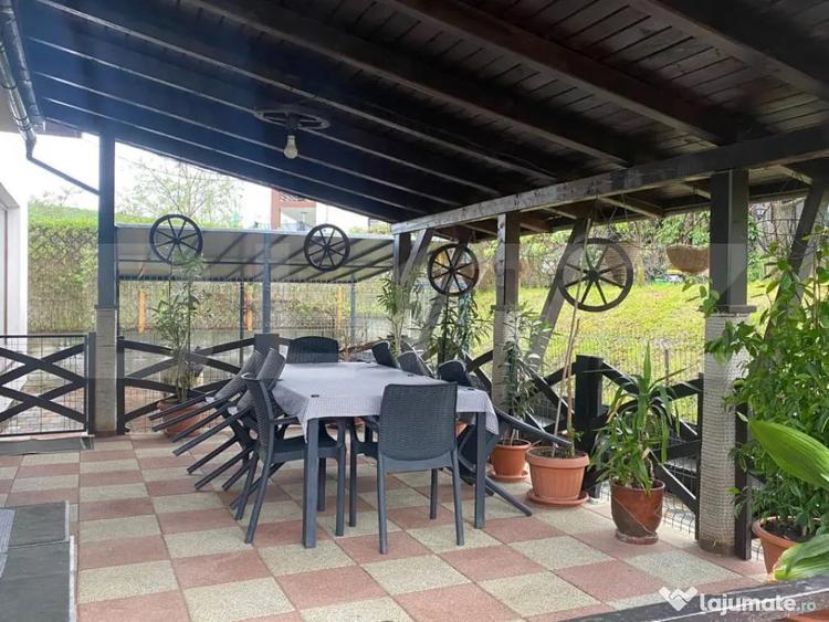 Casă cu 5 camere cu Teren 1280 Mp în Central