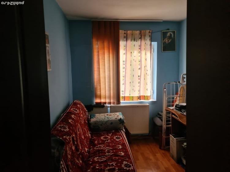 Apartament cu 4 camere în Târgu Bujor