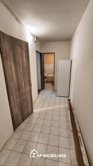 Apartament cu 2 camere decomandat, mobilat în Corina