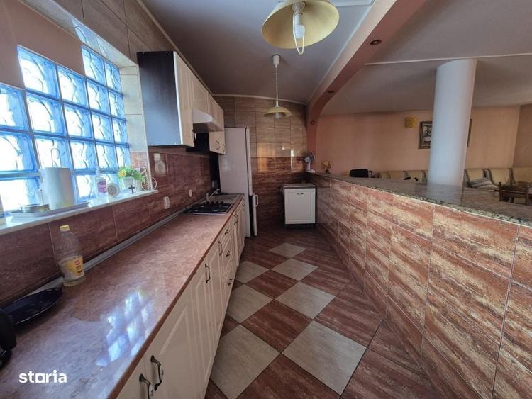 Casă cu 4 camere cu Teren 450 Mp în Găvana