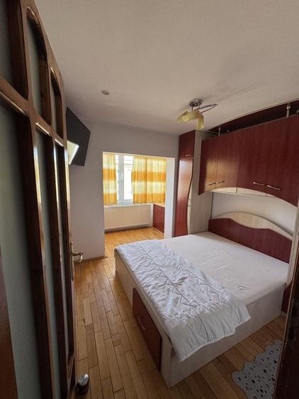 Apartament cu 2 camere decomandat în Republicii