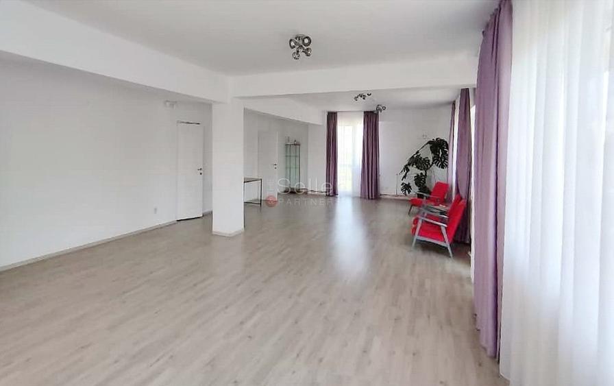 Birou, de 400 mp, în Brașovul Vechi