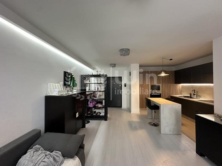 Apartament cu 2 camere semidecomandat, mobilat în Plopilor