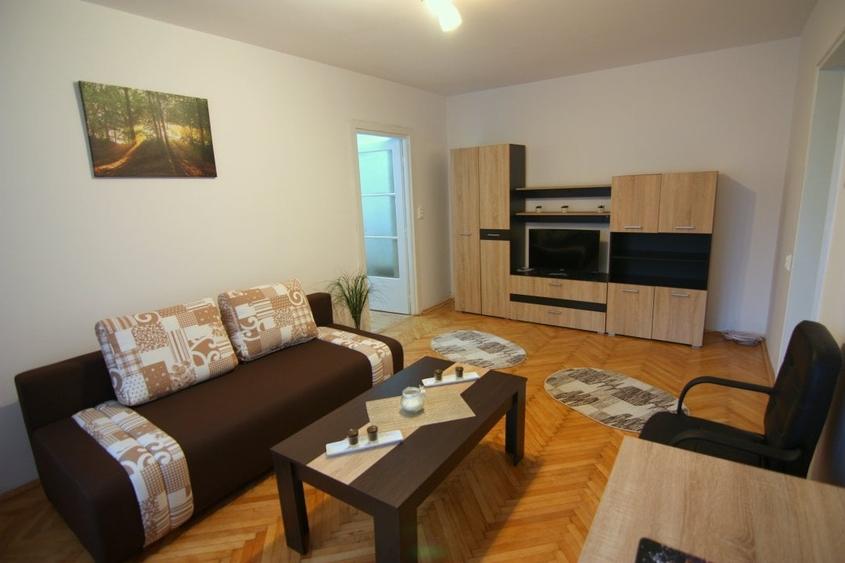 Apartament 2 camere, loc parcare curte imobil, 500 metri de Medicina - 1