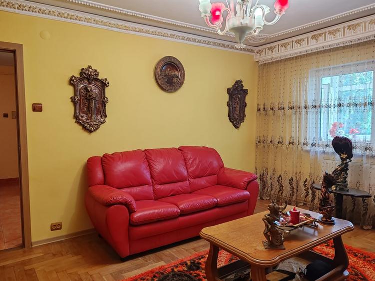 Spațiu comercial, de 80 mp, în Tractorul