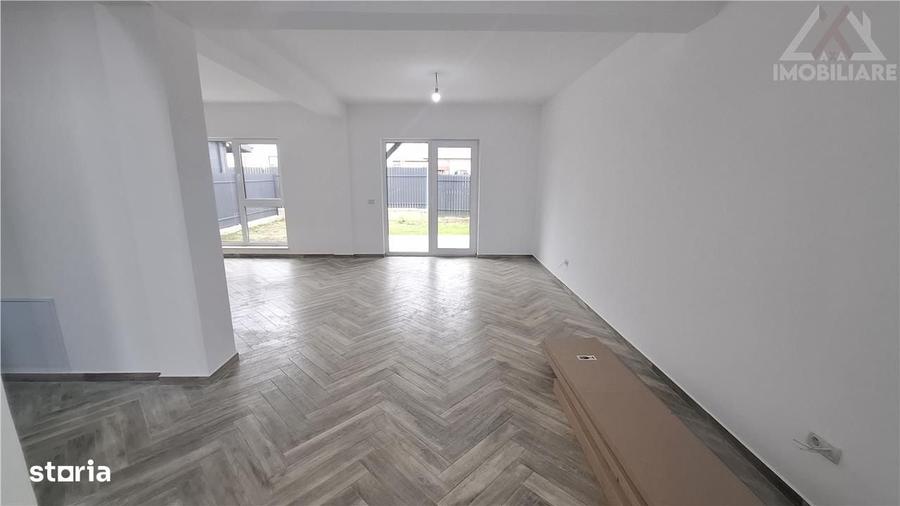 Casă cu 4 camere în Uricani