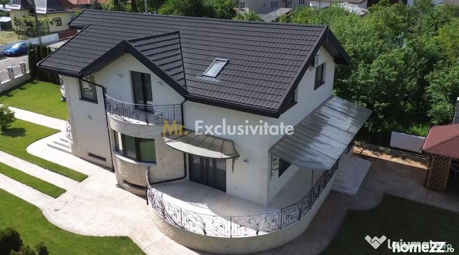 Casă cu 7 camere cu Teren 1042 Mp în Cornu