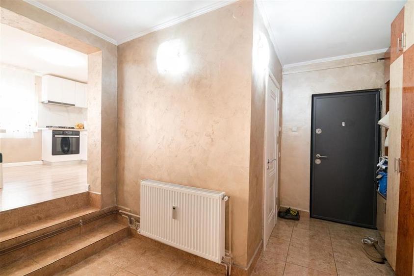 Apartament cu 2 camere decomandat în Sânmartin