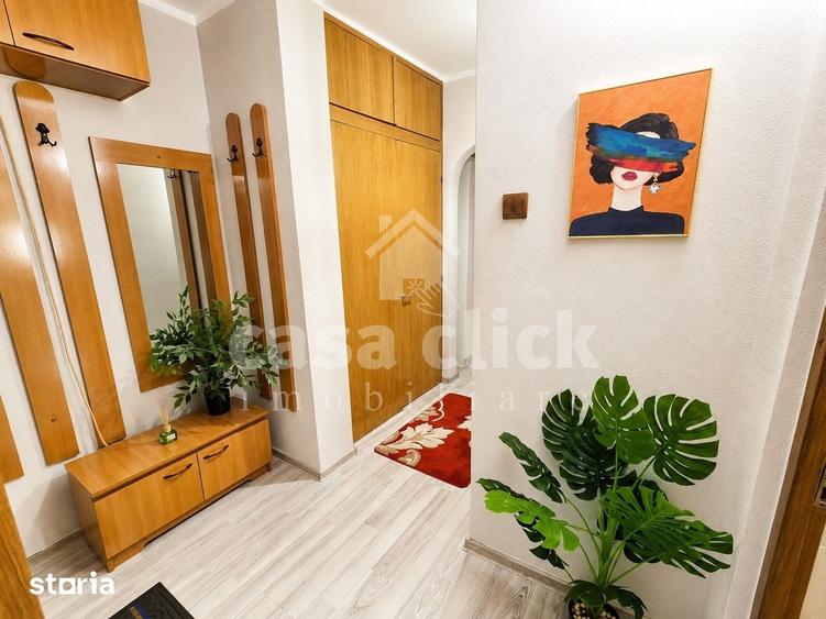 Apartament cu 3 camere decomandat în Piața Centrală