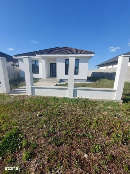 Casă cu 4 camere cu Teren 500 Mp în Central