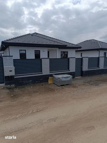 Casă cu 1 camere cu Teren 500 Mp în Tărlungeni