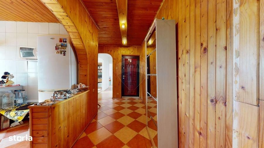 Apartament cu 3 camere decomandat în Central