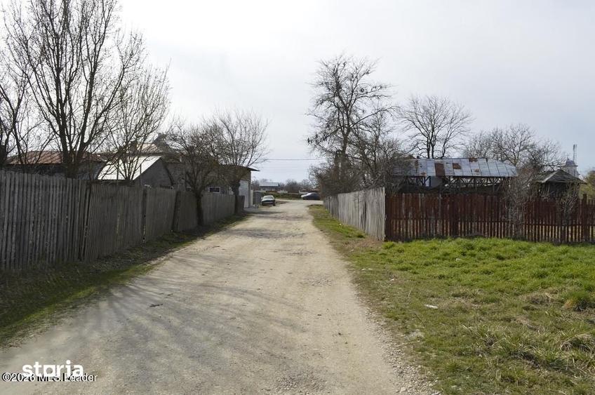 Teren de 4000 mp, în Suseni