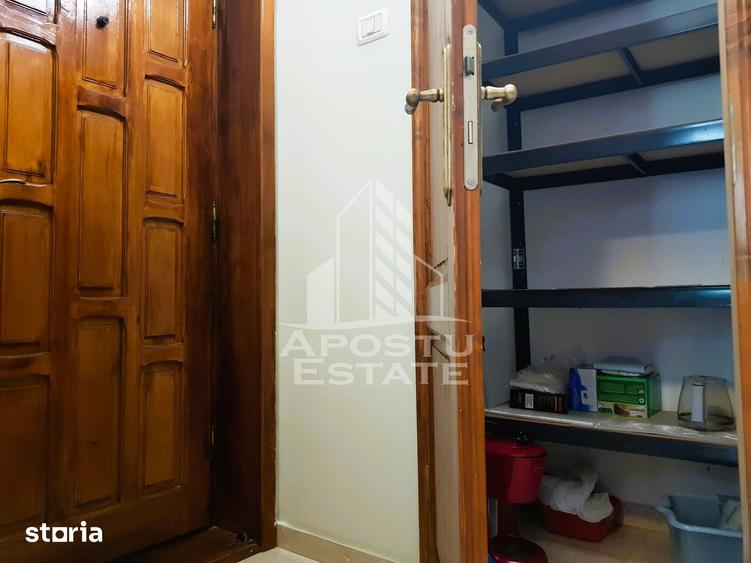 Apartament cu 3 camere semidecomandat în Central