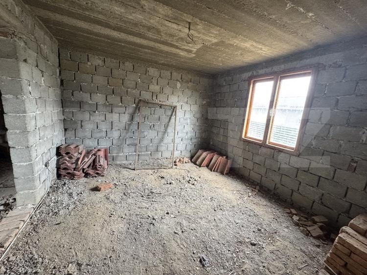 Casă individuală cu 4 camere cu Garaj în Filiași