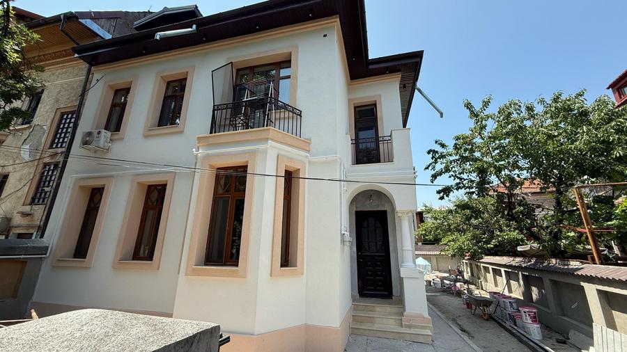 Apartament cu 5 camere decomandat, mobilat în Cotroceni