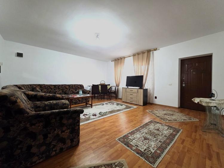 Casă individuală cu 3 camere cu Garaj în Oituz
