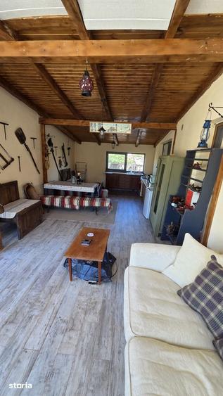 Casă cu 3 camere cu Teren 4400 Mp în Valea Vinului