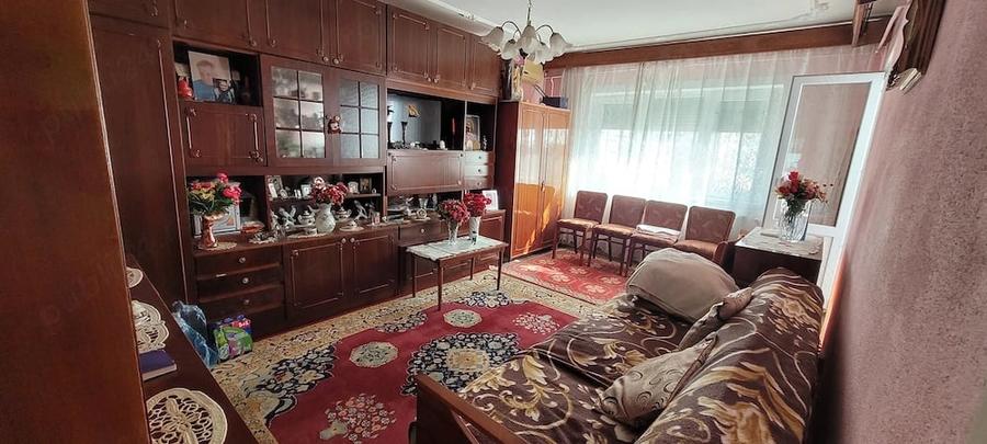 Apartament cu 2 camere decomandat în Intim