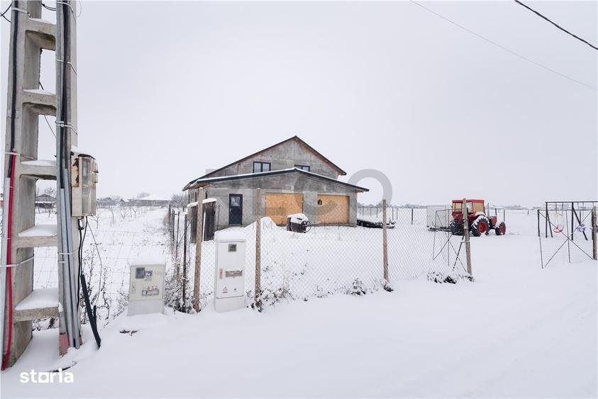 Casă cu 4 camere cu Teren 1000 Mp în Livada de Bihor