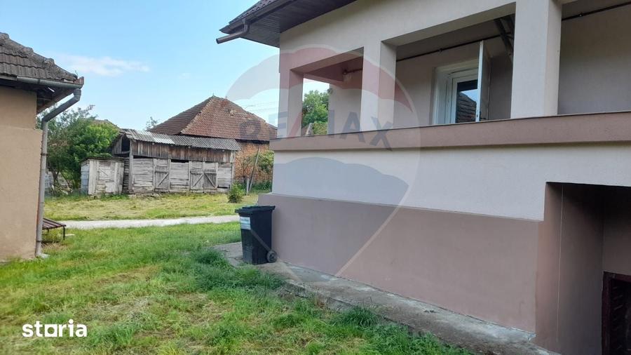 Casă cu 3 camere cu Teren 2500 Mp în Benesat