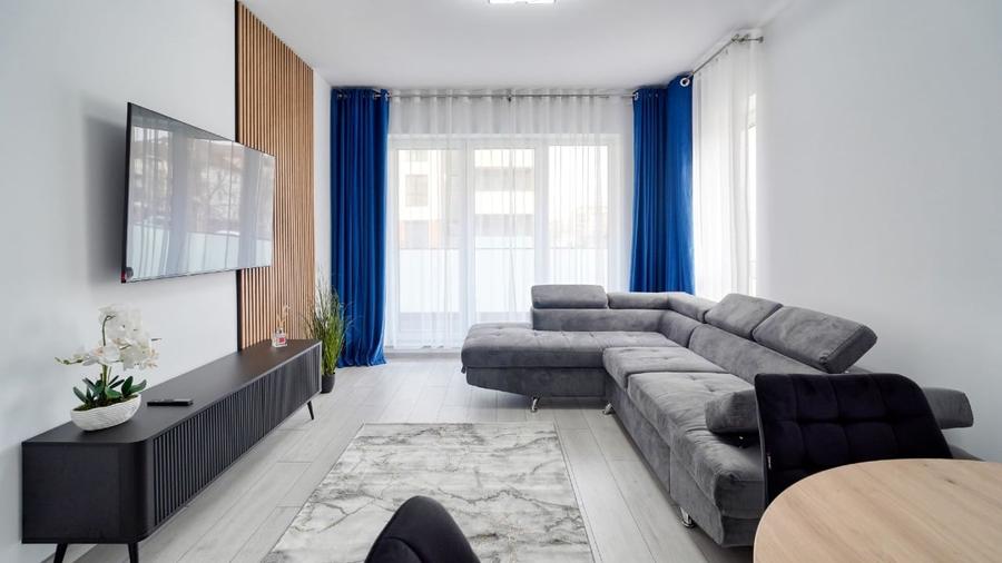 Apartament cu 3 camere decomandat, mobilat în Tractorul