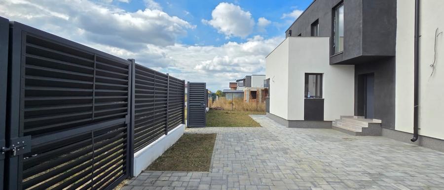 Casă individuală cu 5 camere cu Teren 500 Mp în Sânpetru