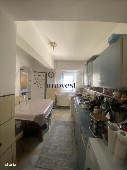 Apartament cu 3 camere decomandat în Micro 16