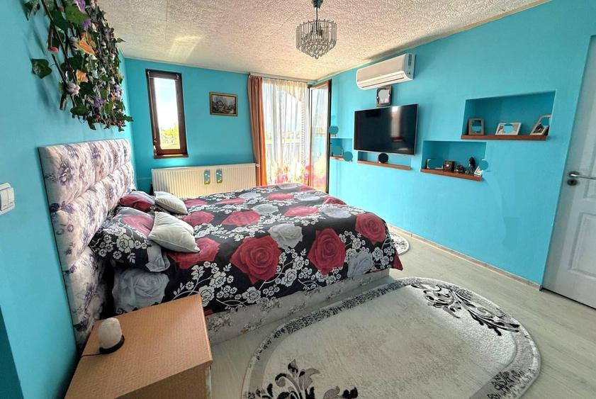 Casă cu 5 camere cu Teren 1000 Mp în Colonia Bod
